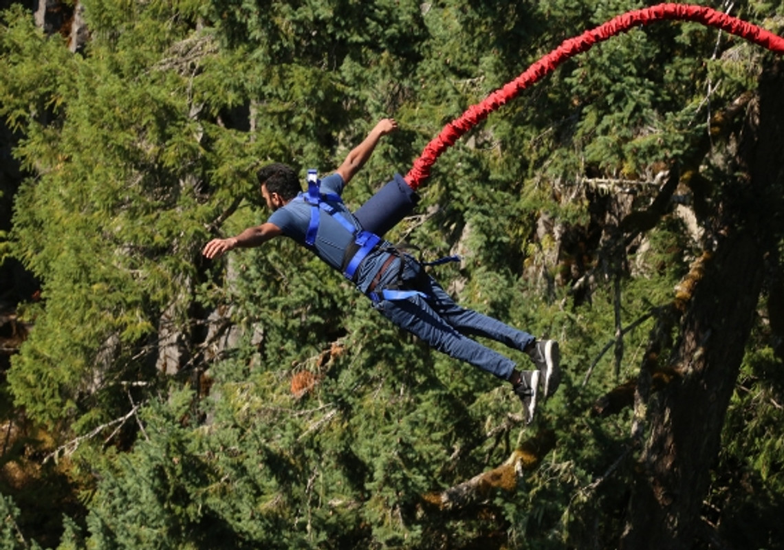 Bungee jumping