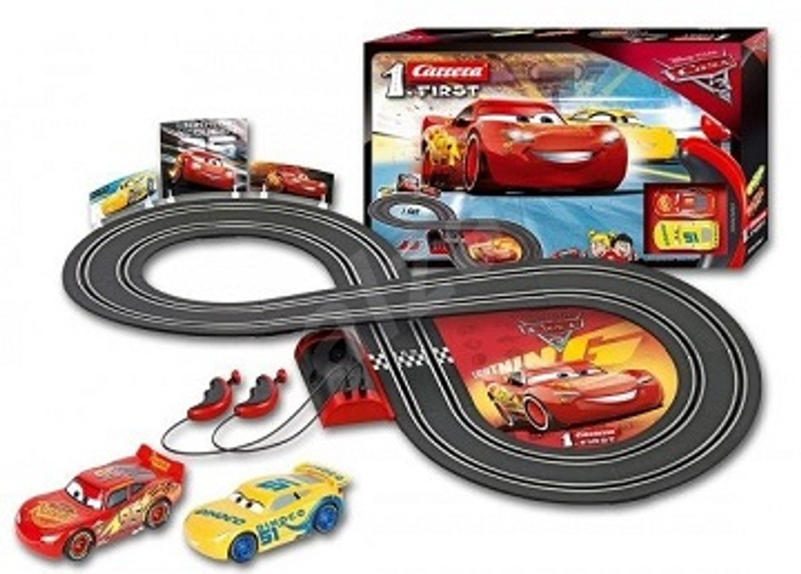 Autodráha Carrera s auty z filmu CARS 3