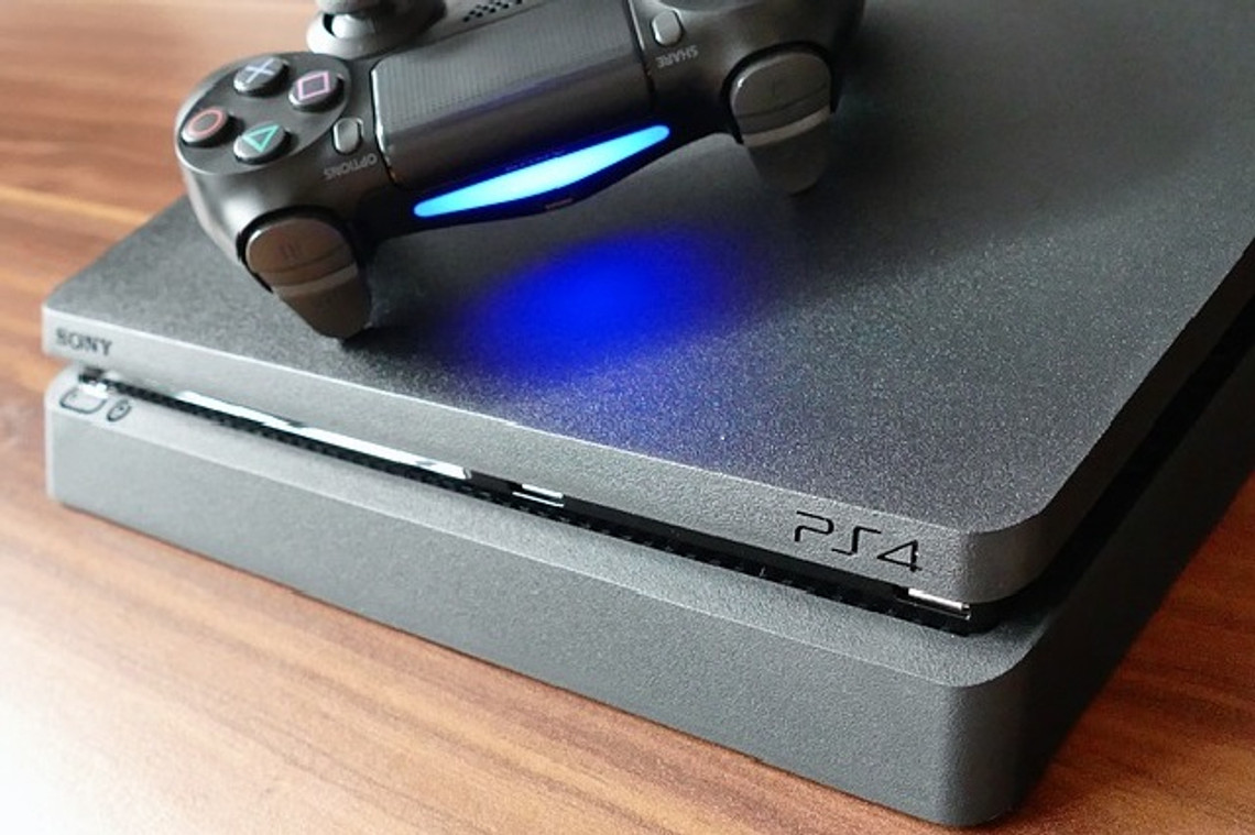 Herni konzole Sony PlayStation 4 500GB černa